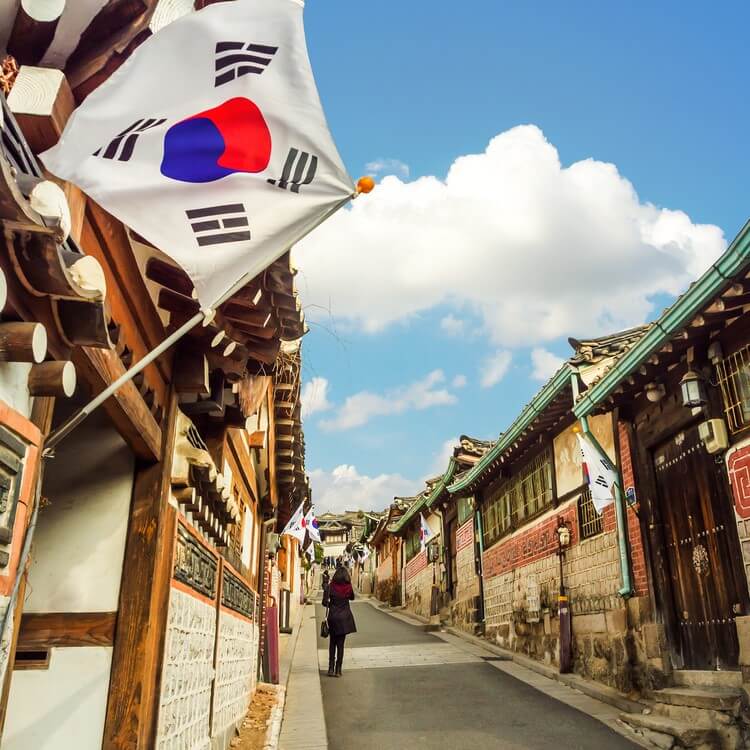 shutterstock_309071426-KOREA-SQUARE.jpg